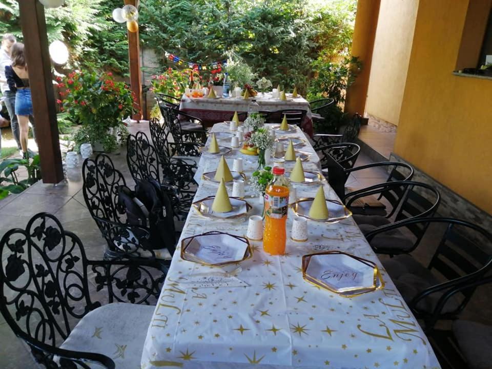 Casa Mona Villa Oradea Eksteriør billede