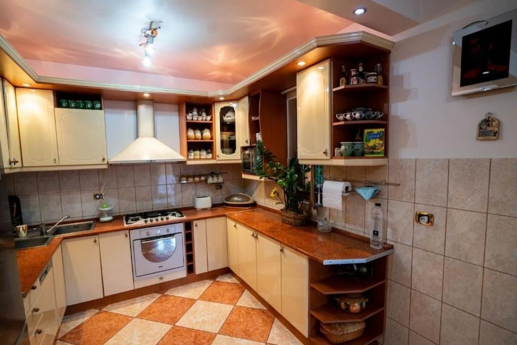 Casa Mona Villa Oradea Eksteriør billede